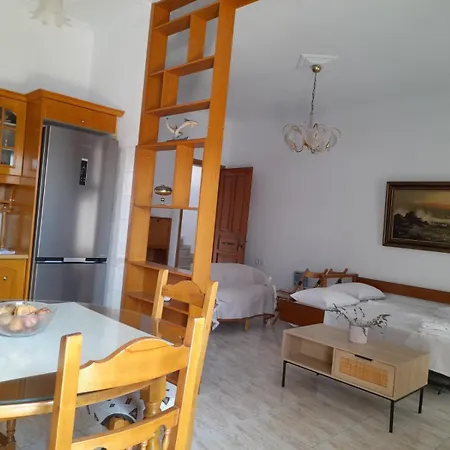 شقة Spacious House Near The Petalídhion